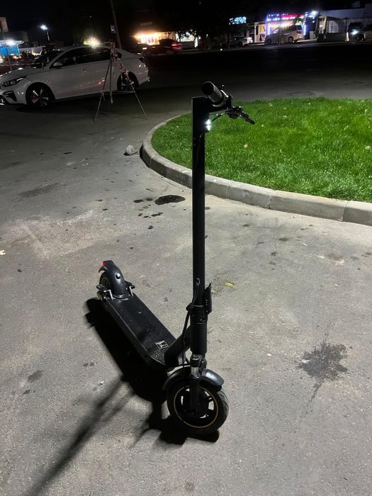 AOVOPRO электросомакат