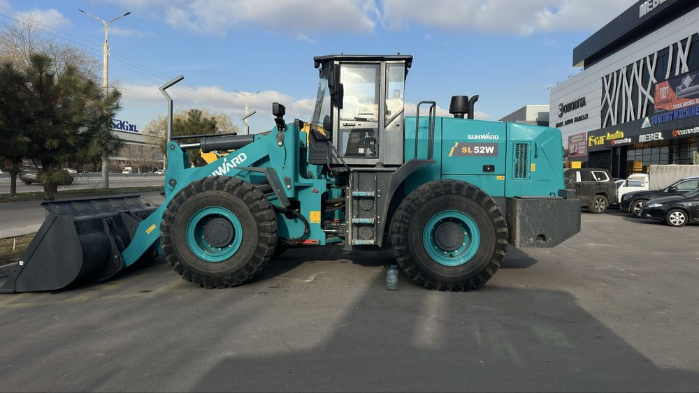 Фронтальный погрузчик 3 куб Sunward SL52