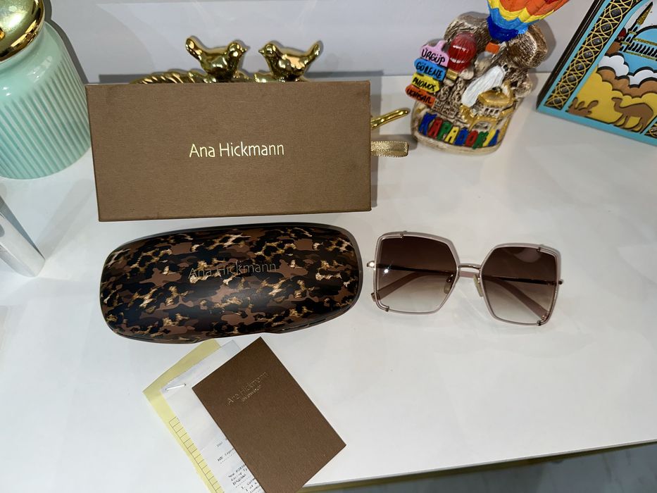 Солнцезащитные очки Ana Hickmann