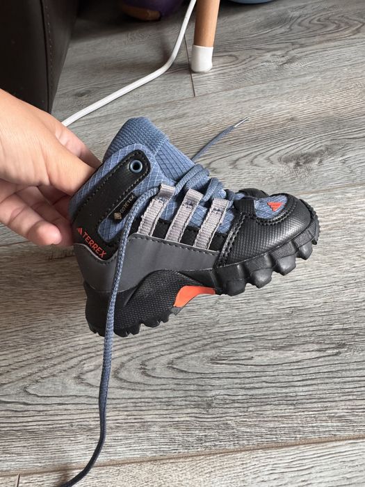 Детски зимни обувки Adidas GORE-TEX Terrex 19
