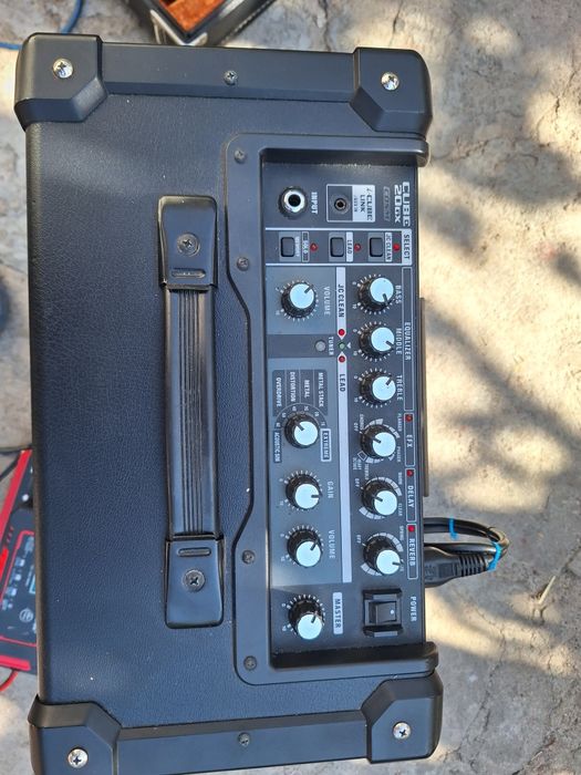 Продавам акумулаторно кубе Roland Cube 20