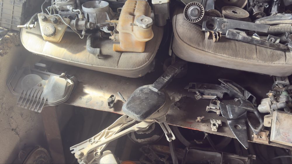 Продам запчасть мерседес 124