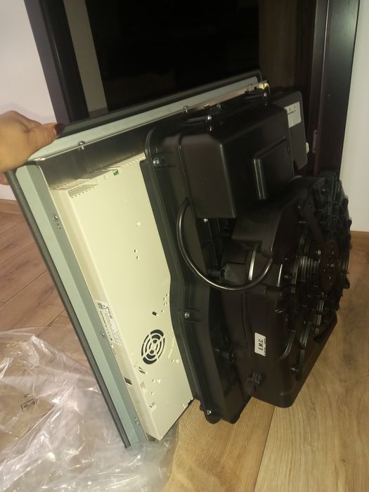 Plita cu inductie și hota incorporata