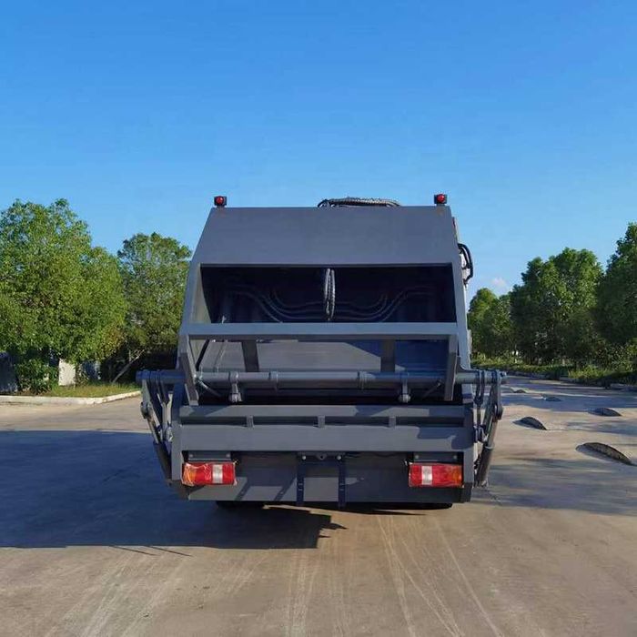 Мусоровоз HOWO 4×2, 6 м³ (прессующий).