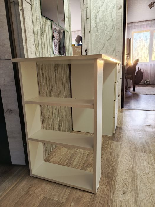 Продам стол для уроков занятий