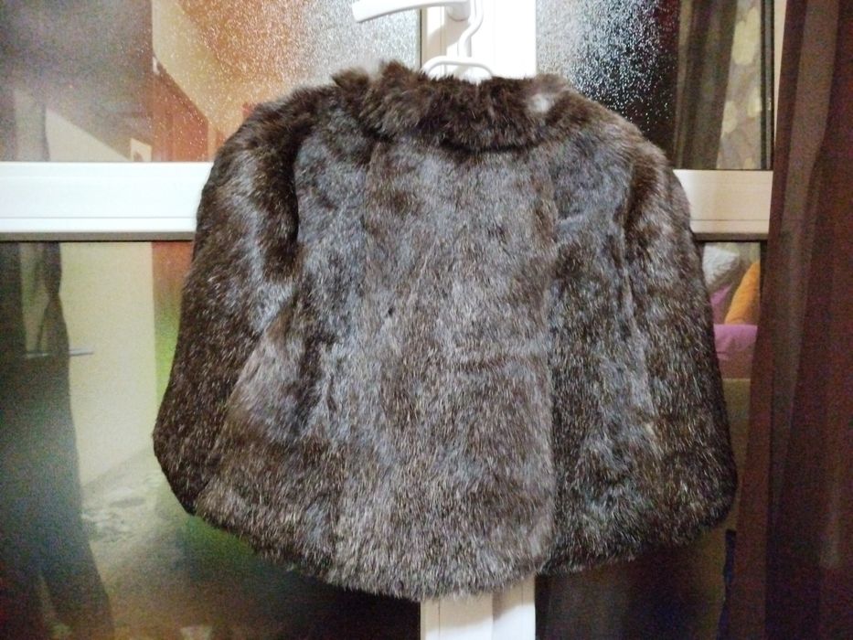 Vând capă de blană naturală