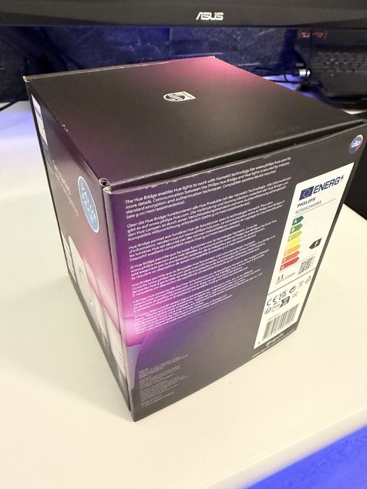 Kit smart 2 becuri Philips RGB + Hue Bridge sigilat