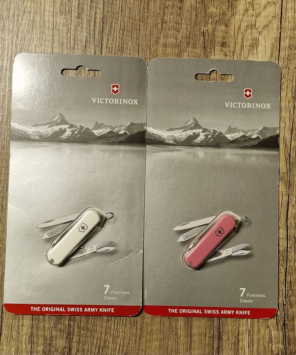 ЧИСТО НОВИ Ножчета Victorinox Швейцарски