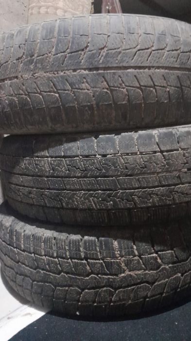 Шины 185/65R15.   3 шт