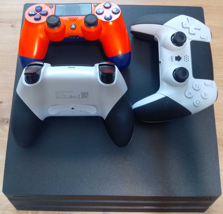 PlayStation 4 PS4 Pro 1TB SW 11.00 + GoldHEN + 3 джойстка + 15 игри