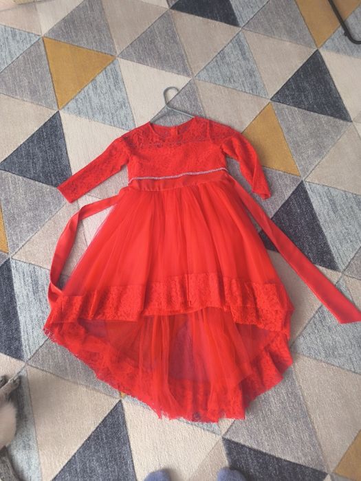 Продам платье для девочки