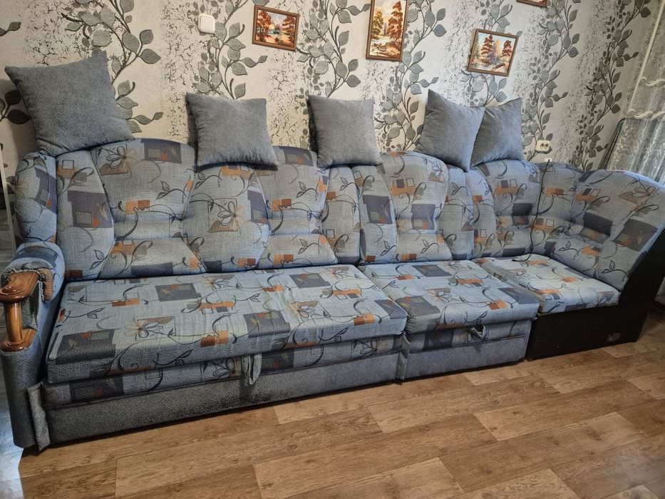 Продам диван угловой