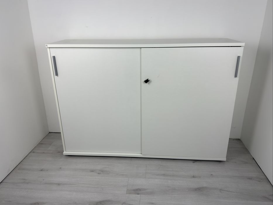 Шкафове за офис - съхранение и ефективност: