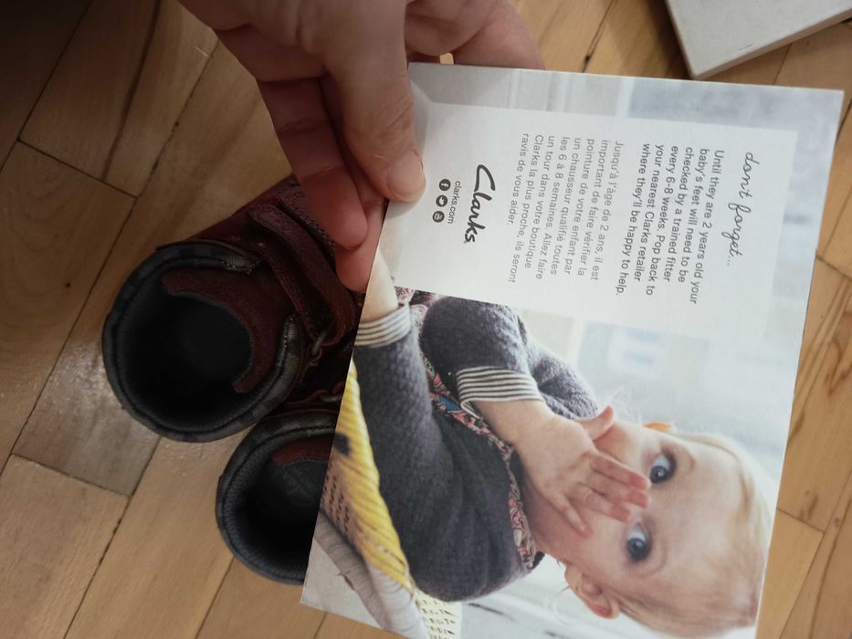 21 обувки Clark's за прохождане, кожени. буйкии