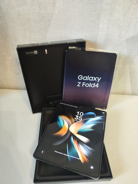 Samsung Galaxy Z Fold4 12/256 ГБ