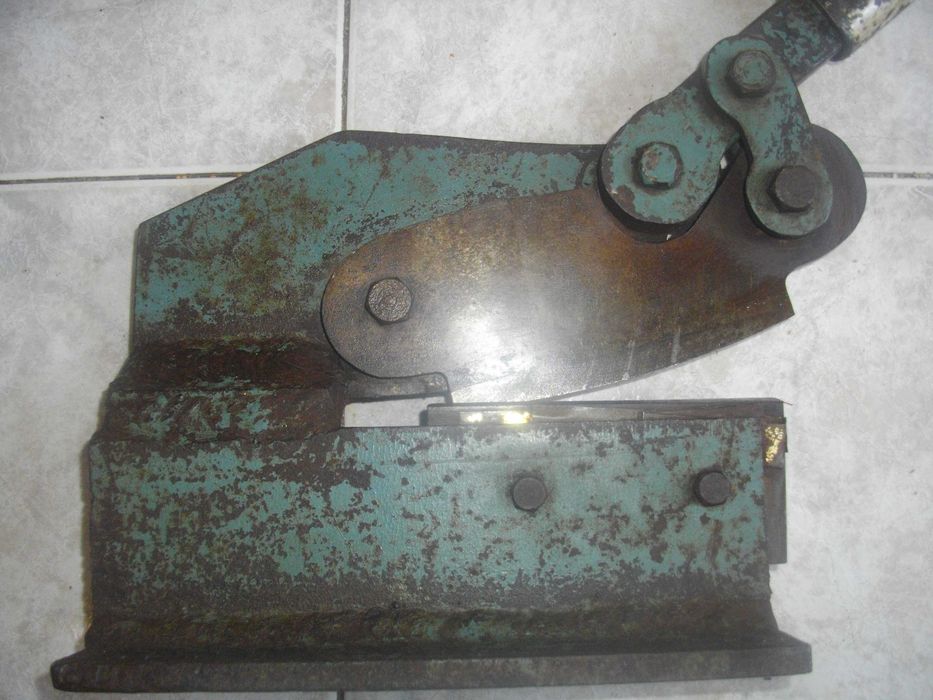 Гилотина Рязане Ламарина Плашка Винторезка Тръби Чук Менгеме Шарнирно