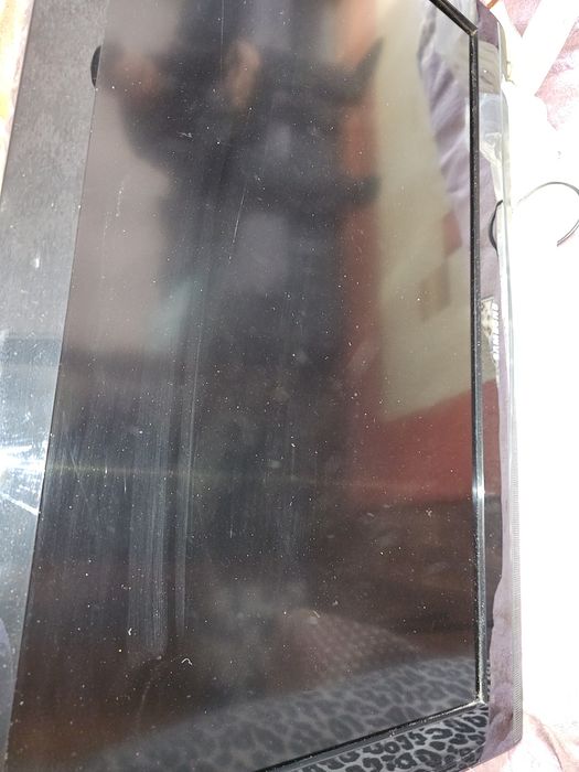 Продам телевизор 82 см