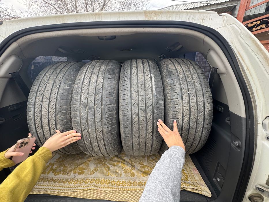 Продам шины Прадо