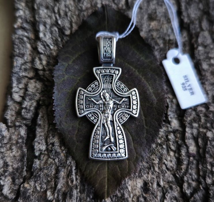 Сребърни кръстове и медальони