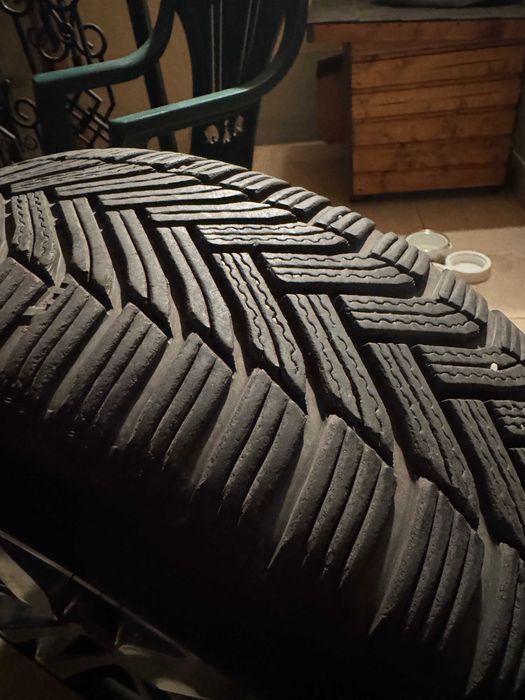 MERCEDES - MICHELIN ALPIN 6 -215/60 R17 IARNA  . Roti complete  4 BUC. MERCEDES .