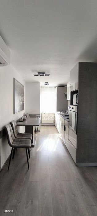 Apartament 3 camere de vanzare Brates