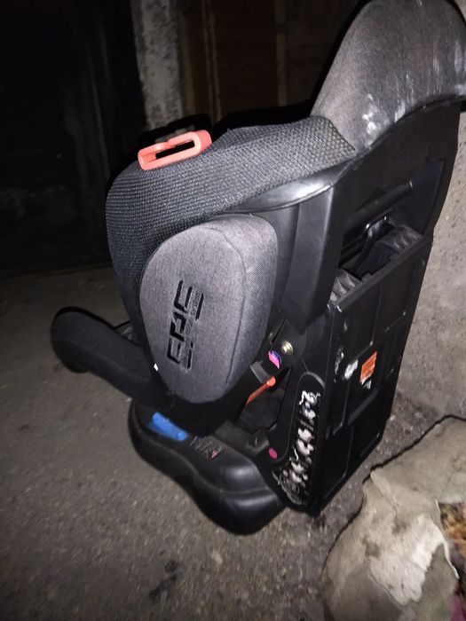 Авто кресло детское продам