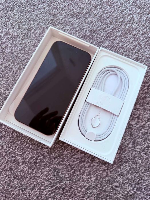 Iphone 16 Pro Gold