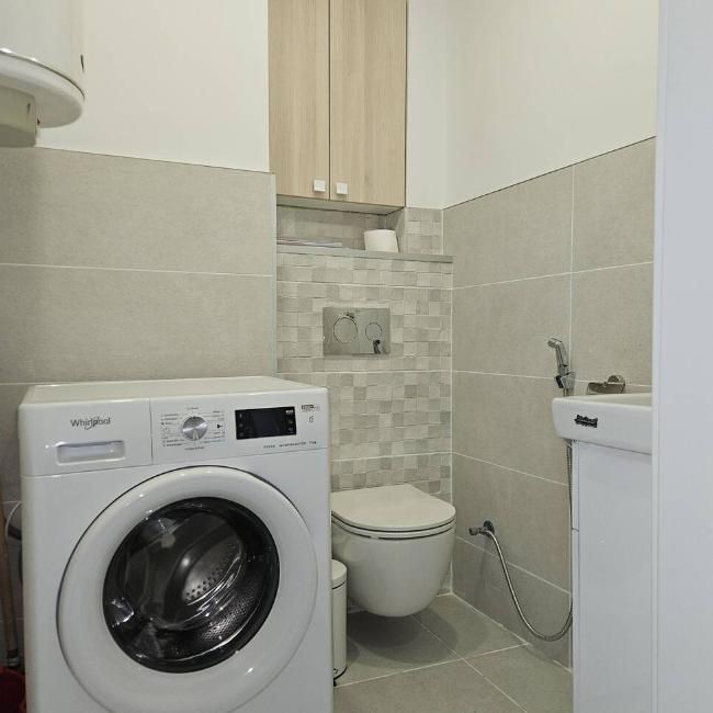 Дава се под наем Тристаен апартамент в Пловдив, Център - 91 кв.м за 650 € - Снимка #7