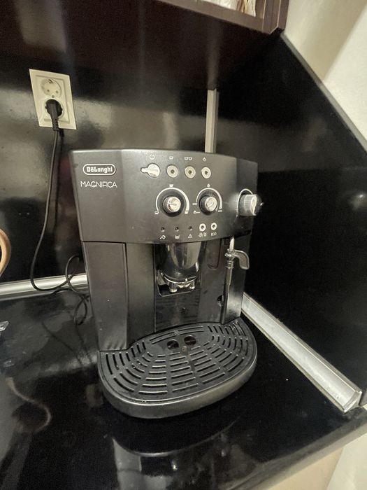 Кафемашина кафеавтомат Delonghi Magnifica