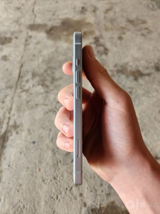 Iphone 15 sky blue