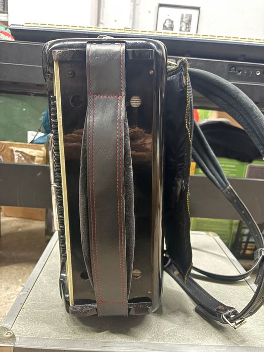 Acordeon italian E.Tombolini cu 80 de basi