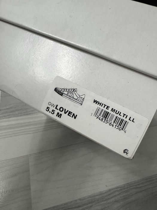 Продам кроссовки “GUESS”
