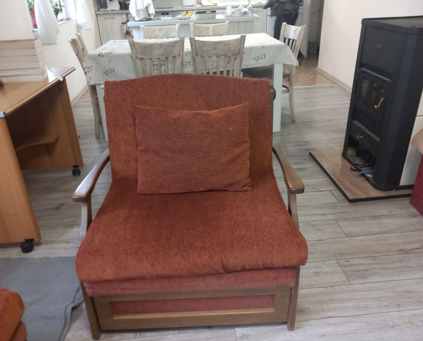 3 бр разтегателни дивани