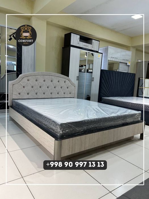 Двухспальная кровать с матрасом