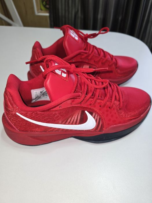 Продам кроссовки Nike новые.