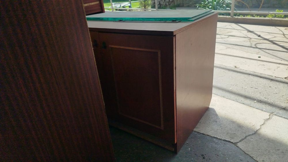 Мебель стенка даром