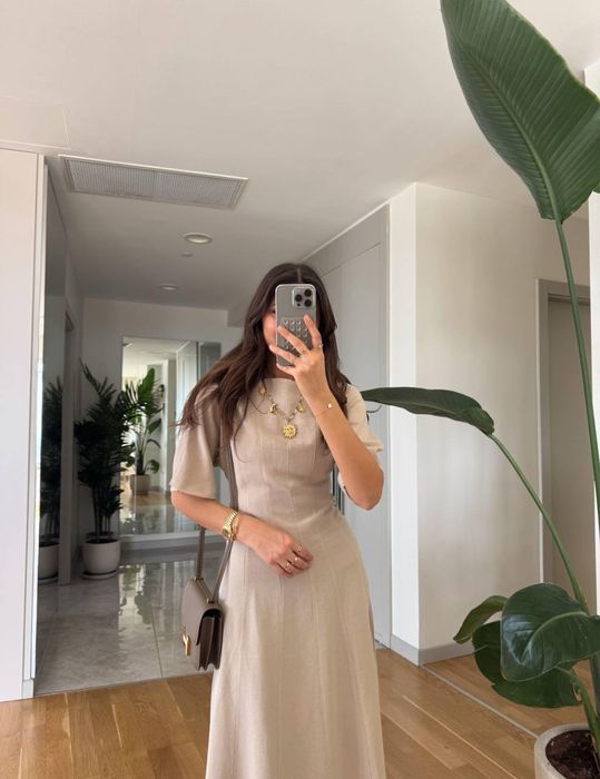 В наличии  Платье в длину миди Размер S 70% хлопок 30% лён