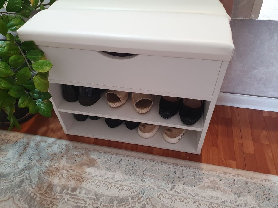 На продажу диван и обувница