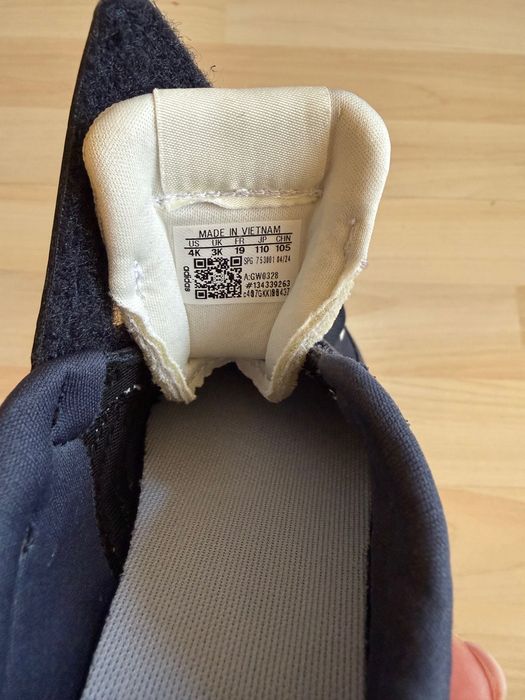Маратонки Adidas размер 19