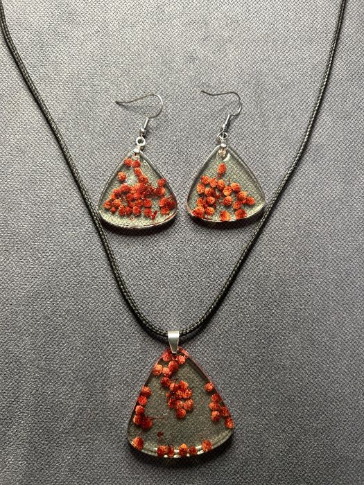 Обеци от епоксидна смола