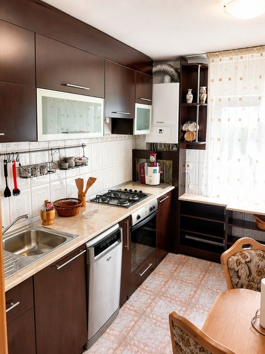 Apartament 3 camere de închiriat