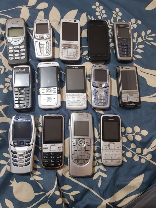 Lot Telefoane  nokia colectie unele fara baterie si capac