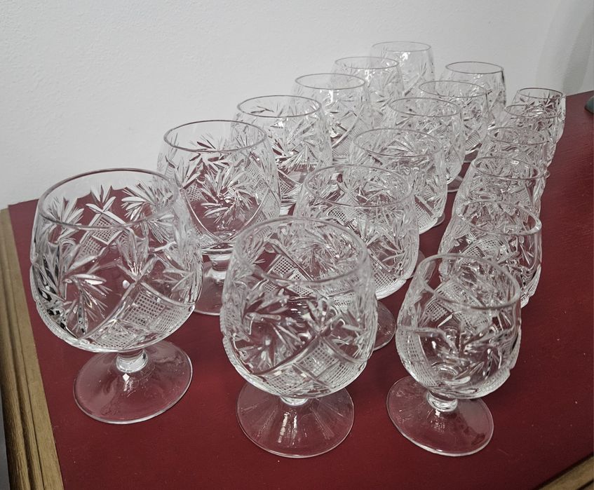 Trei seturi pahare din cristal