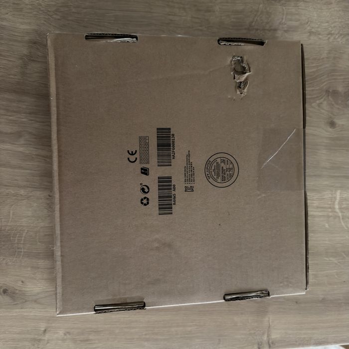 Vand docking station Dell WD19 sigilat.