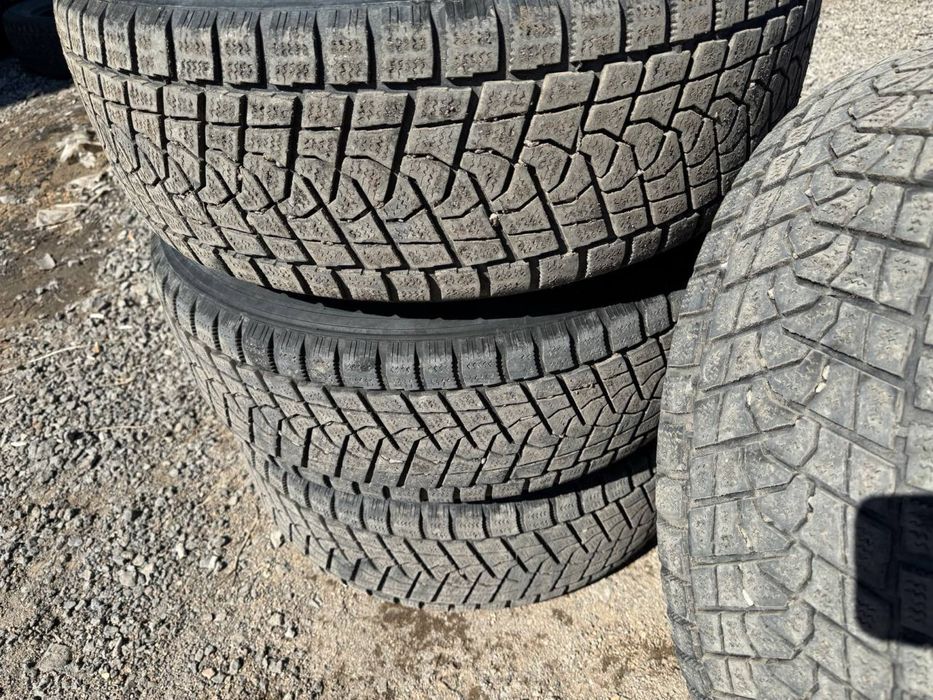 Зимние шины 265/65/17