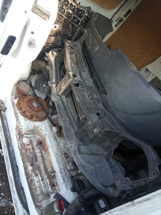 Продава се на части Рено Трафик