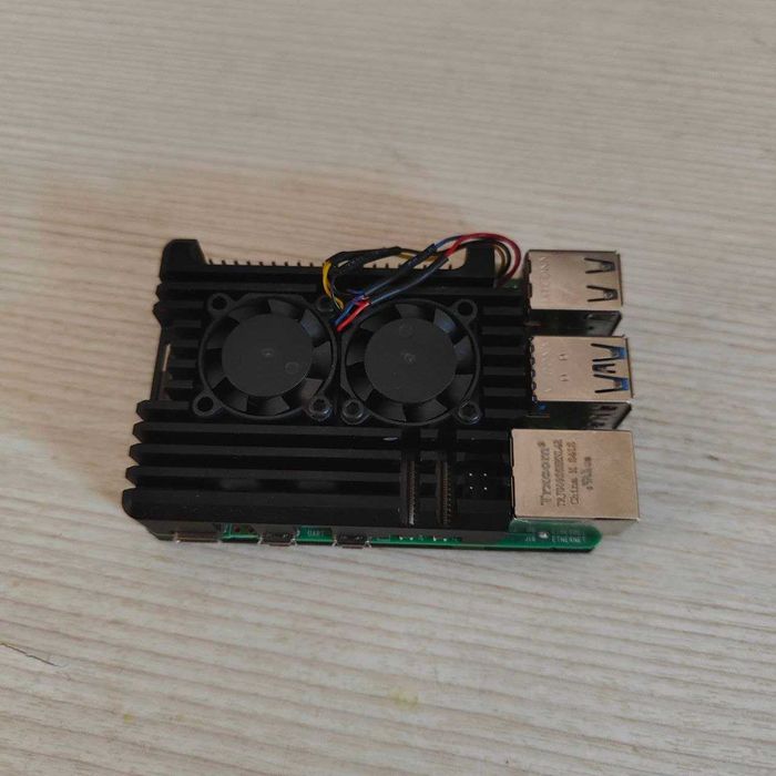 Микрокомпьютер Raspberry Pi 5 Starter Kit 4GB