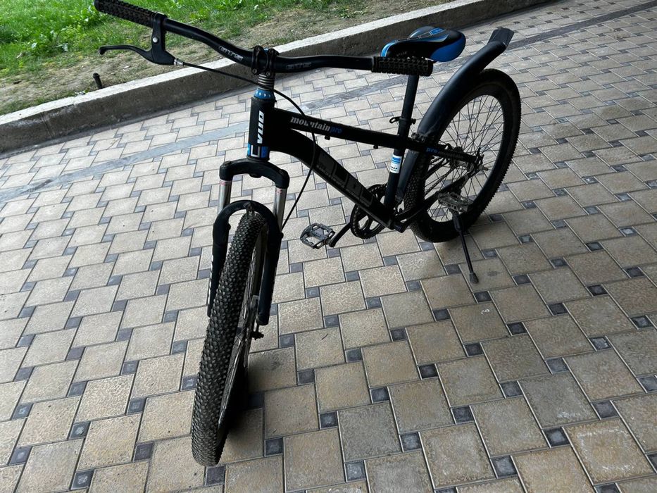 Велосипед 2-х колесный, подойдет ребенку 8-13 лет.