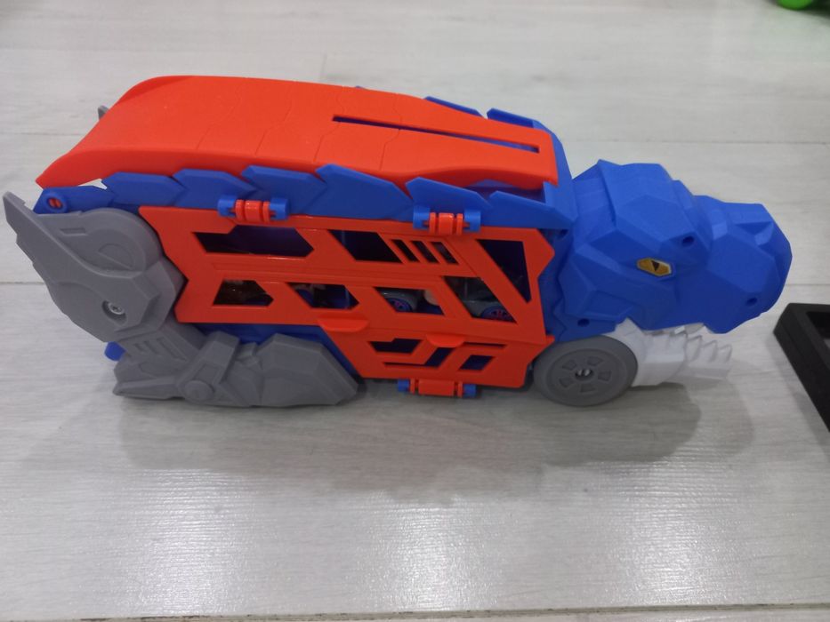 Гараж Дино с 3 машинками