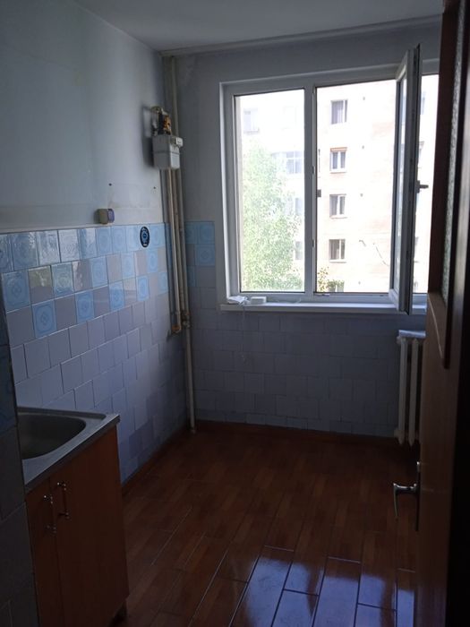 Vând apartament 3 camere Drumul Taberei